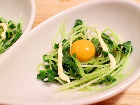 ウズラの卵とオクラの新芽の麺つゆがけ